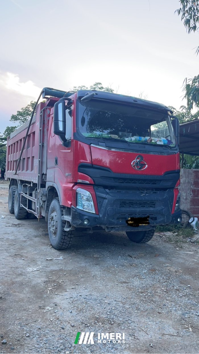 Dongfeng Liuzhou Chenglong H7 520 hp 6X4 6.3 m - truck from China