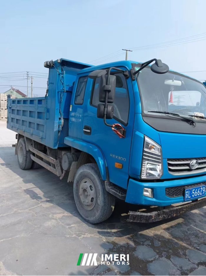 SAIC Yuejin X300 116 hp 4X2 3.8 m - truck from China
