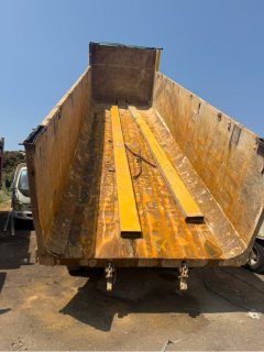 SAIC Hongyan 460 hp 8X4 8.6 m - photo 3