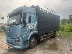 Dongfeng Liuzhou Chenglong H5V 270 hp 4X2 6.8 m - ფოტო 2