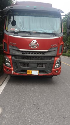 Dongfeng Liuzhou Chenglong H5 220 hp 4X2 6.8 m - ფოტო 2