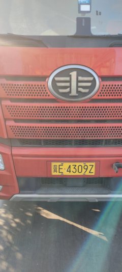 FAW Jiefang J6P 460 hp 4X2 - photo 2