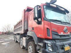 Dongfeng Liuzhou Chenglong H5 350 hp 8X4 6.8 m - photo 2