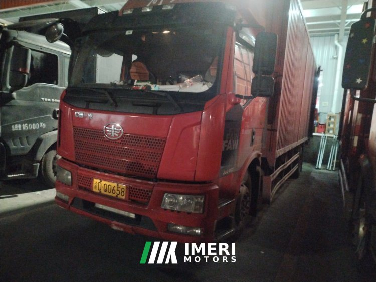 2021 FAW Jiefang J6L 220 hp 4X2 7.8 m