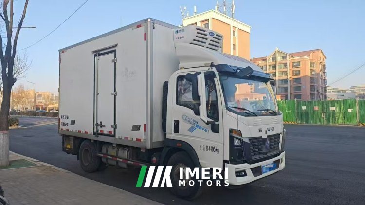 SINOTRUK HOWO Light Duty Truck Commander 160 hp 4X2 4.2 m - truck from China