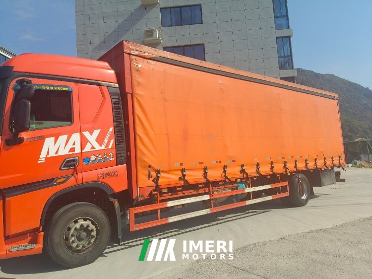 Sinotruk HOWO Max 290 hp 4X2 9.6 m - truck from China