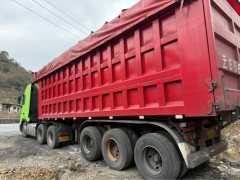 Sinotruk HOWO T7H 540 hp 6X4 - photo 4