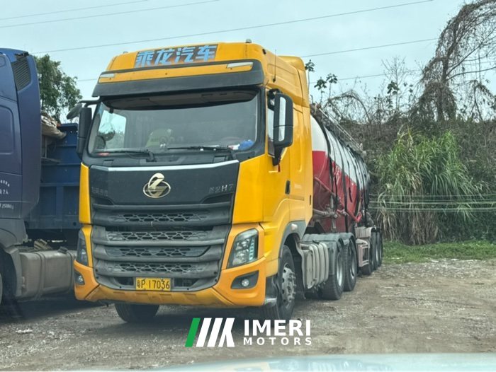 Dongfeng Liuzhou Chenglong H7 430 hp 6X4 - truck from China
