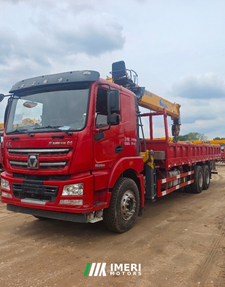 2023 XCMG 290 hp 8X2 8.5 m