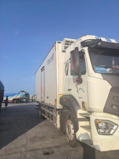 Sinotruk Hohan Haohan J7B 251 hp 4X2 6.8 m - фото 2