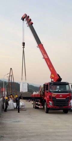 Dongfeng Liuzhou Chenglong M3 220 hp 6 m - photo 4