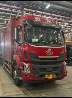 Dongfeng Liuzhou Chenglong H5 245 hp 4X2 9.6 m - ფოტო 2
