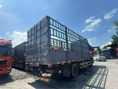 Sinotruk HOWO Max 330 hp 4X2 6.75 m - photo 11