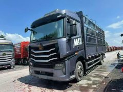 Sinotruk HOWO Max 330 hp 4X2 6.75 m - photo 9