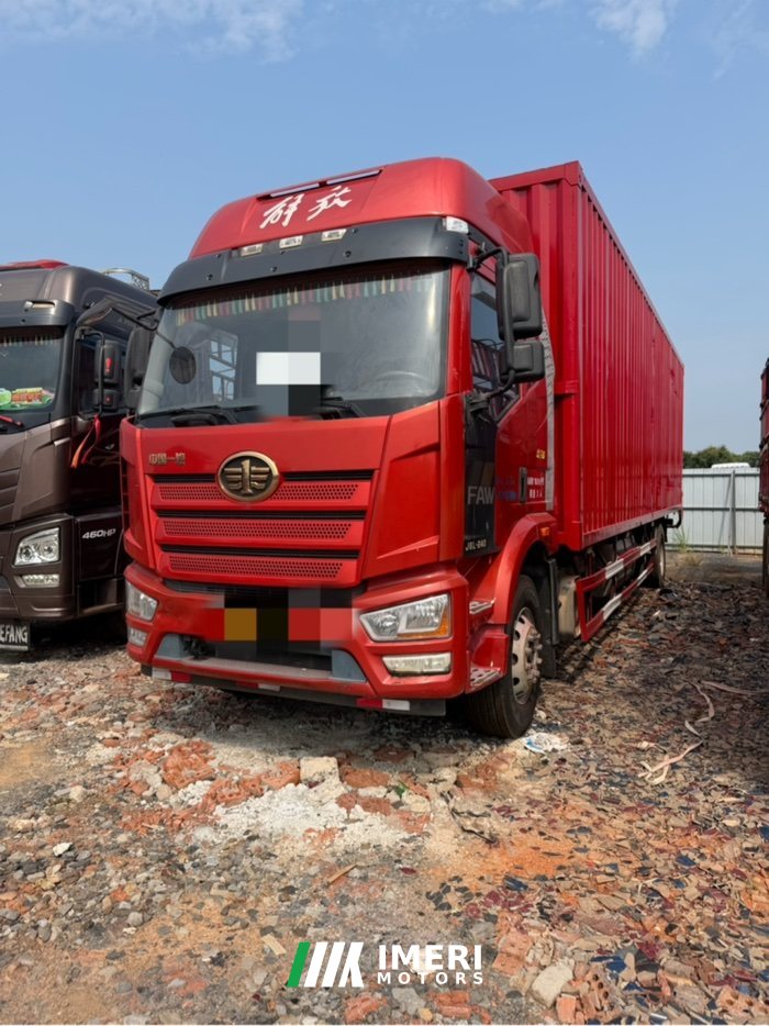 2021 FAW Jiefang J6L 240 hp 4X2 9.7 m