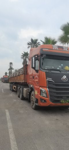 Dongfeng Liuzhou Chenglong H7 480 hp 6X4 - photo 4