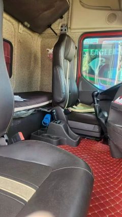 Dongfeng Liuzhou Chenglong H5 240 hp 4X2 6.8 m - ფოტო 3
