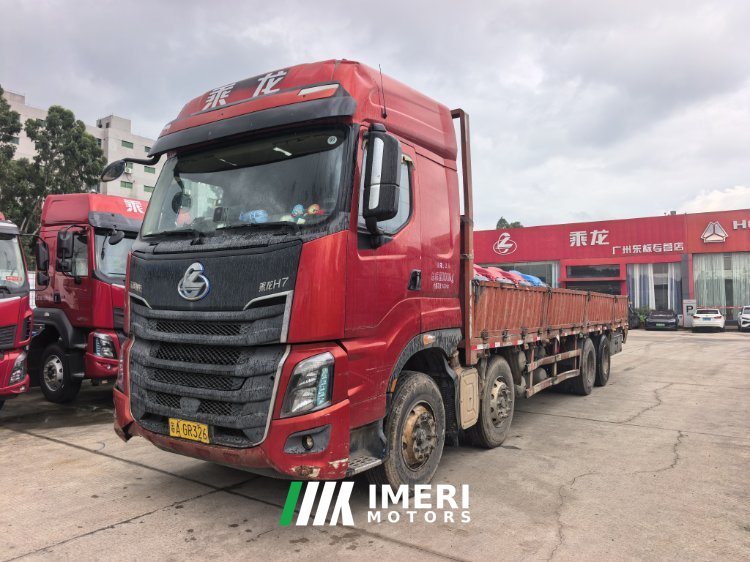 2021 Dongfeng Liuzhou Chenglong H7 420 hp 8X4 9.4 m