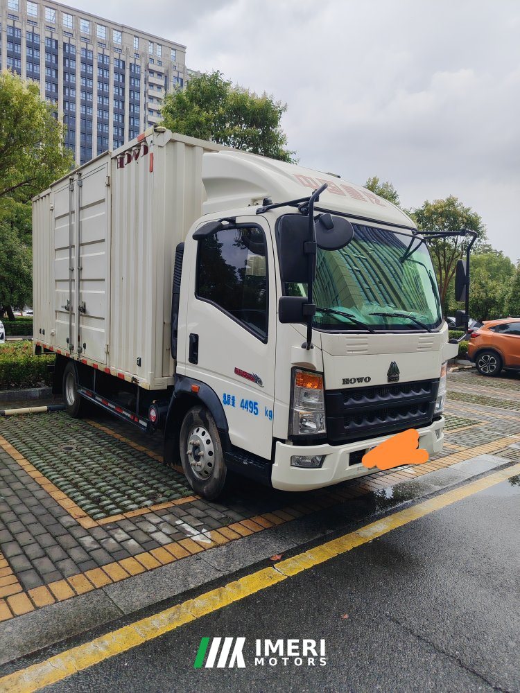 SINOTRUK HOWO Light Duty Truck Dream Chaser 130 hp 4X2 4.2 m - грузовик из Китая