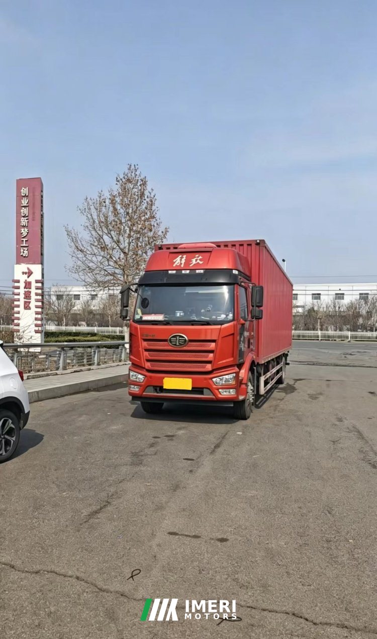 FAW Jiefang J6L 260 hp 4X2 9.7 m - truck from China