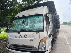 JAC J6 143 hp 4X2 4.15 m - ფოტო 2