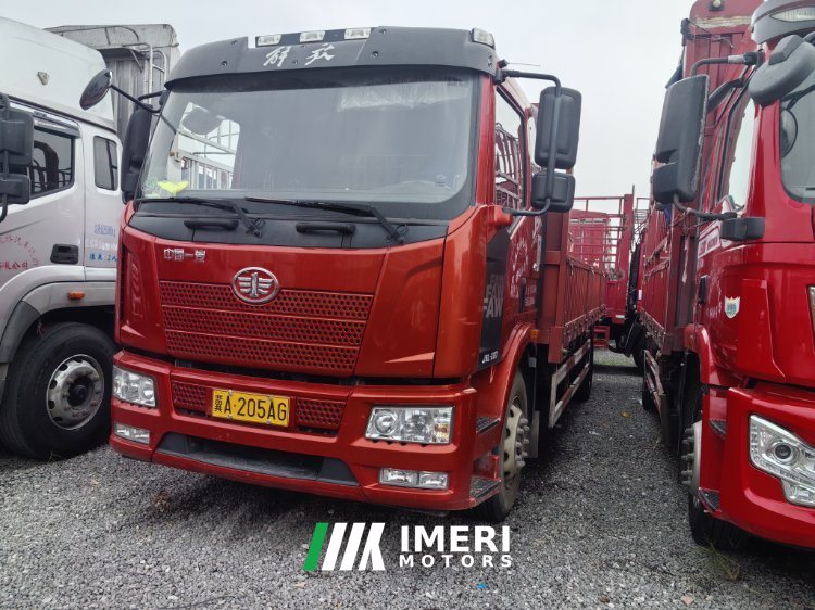 2023 FAW Jiefang J6L 220 hp 4X2 6.75 m