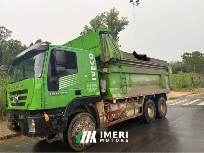SAIC Hongyan New Jingang 360 hp 6X4 6 m - truck from China