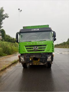 SAIC Hongyan New Jingang 360 hp 6X4 6 m - photo 2