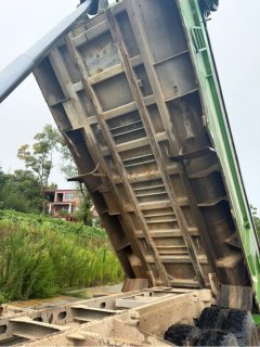 SAIC Hongyan New Jingang 360 hp 6X4 6 m - photo 4