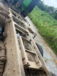 SAIC Hongyan New Jingang 360 hp 6X4 6 m - photo 5