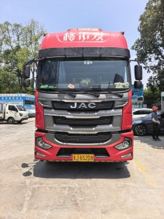 JAC Gallop Gelfa A5 290 hp 6X2 9.6 m - photo 3