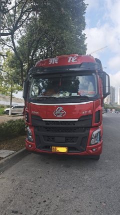 Dongfeng Liuzhou Chenglong H5 350 hp 4X2 6.8 m - photo 1