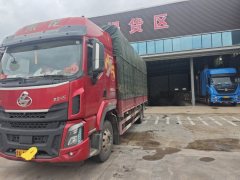 Dongfeng Liuzhou Chenglong H5 350 hp 4X2 6.8 m - photo 4