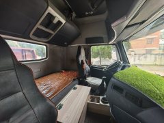 Sinotruk HOWO T7H 440 hp 6X4 - photo 5