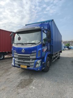 Dongfeng Liuzhou Chenglong M3 200 hp 4X2 7.8 m - фото 1