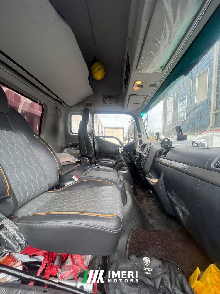 Foton Auman 240 hp 4X2 9.8 m - truck from China