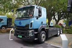 Dongfeng Liuzhou Chenglong H7 560 hp 6X4 - photo 1
