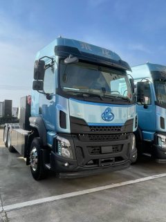 Dongfeng Liuzhou Chenglong H7 560 hp 6X4 - photo 3