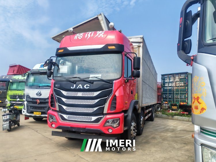 JAC Gallop GAC Higer K5 260 hp 6X2 9.6 m - грузовик из Китая