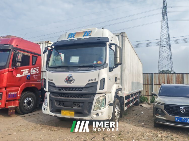 2020 Dongfeng Liuzhou Chenglong H5 270 hp 4X2 9.6 m