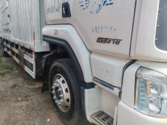 Dongfeng Liuzhou Chenglong H5 270 hp 4X2 9.6 m - фото 4