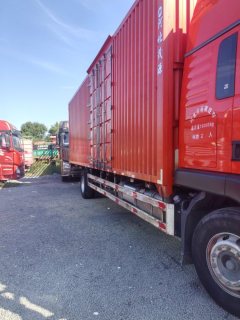 Sinotruk HOWO TX7 PRO 290 hp 4X2 9.6 m - фото 6