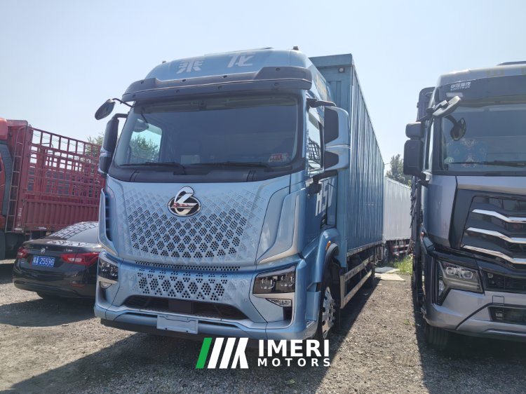 2025 Dongfeng Liuzhou Chenglong H5 300 hp 4X2 9.7 m
