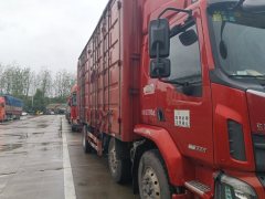 Dongfeng Liuzhou Chenglong M3 220 hp 6X2 7.2 m - photo 3