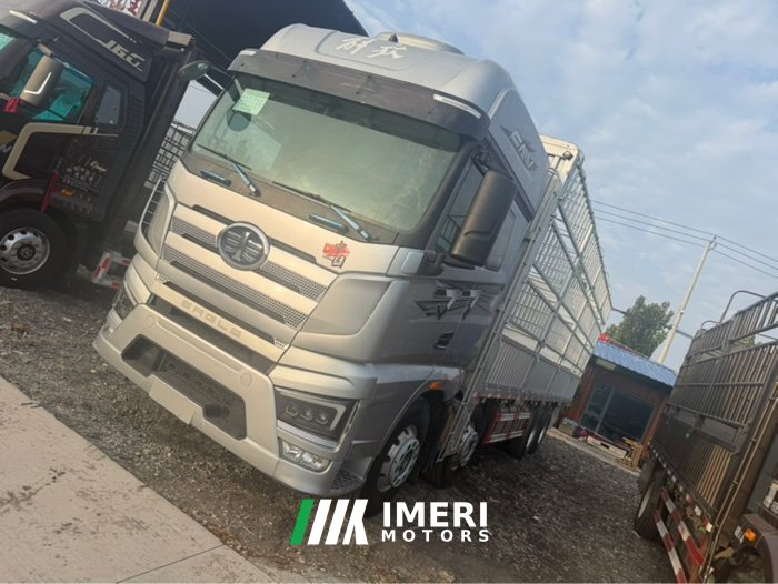 2023 FAW Jiefang J7 460 hp 8X4 9.4 m