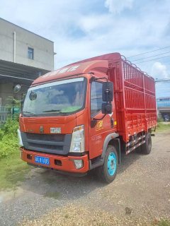 SINOTRUK HOWO Light Duty Truck Hanjiang 156 hp 4X2 4.15 m - photo 4