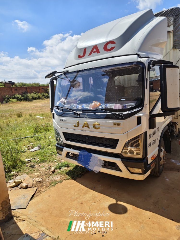 JAC Lingpao L9 (formerly Lingpao S9) 170 hp 4X2 3.82 m - грузовик из Китая