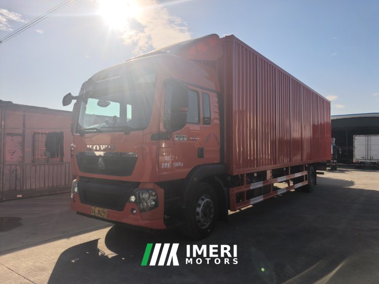 SINOTRUK HOWO Light Duty Truck TX7 240 hp 4X2 9.6 m - грузовик из Китая