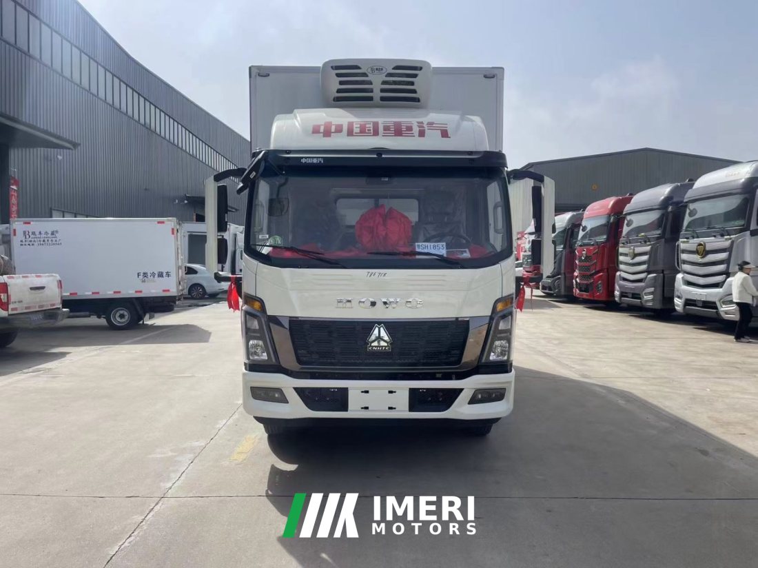 SINOTRUK HOWO Light Duty Truck Commander 170 hp 4X2 4.08 m - truck from China