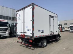 SINOTRUK HOWO Light Duty Truck Commander 170 hp 4X2 4.08 m - photo 6